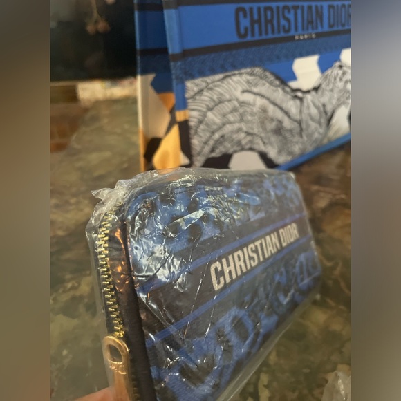 Used large blue purse. New size 9 slides and wallet. - Picture 5 of 11